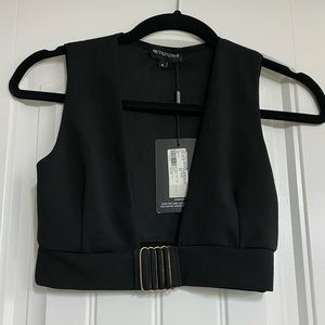 Cut Out Detailed Cropped Top